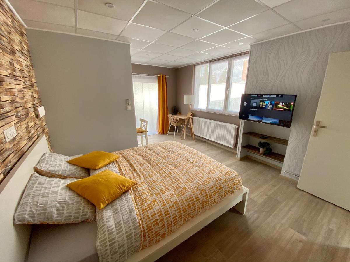 Logements Equipes A Onnaing Avec Espace Balneo En Option Proche Toyota, Autoroute Et Valenciennes ภายนอก รูปภาพ