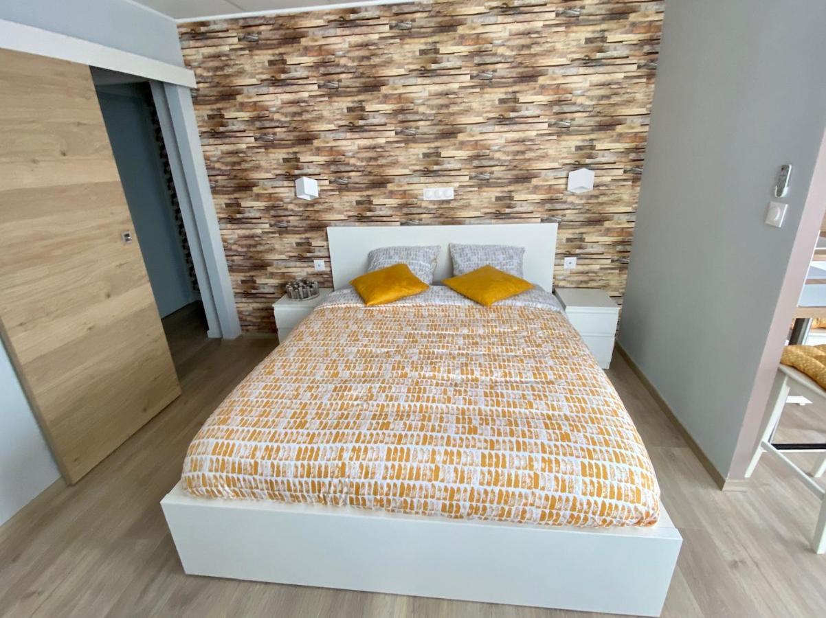 Logements Equipes A Onnaing Avec Espace Balneo En Option Proche Toyota, Autoroute Et Valenciennes ภายนอก รูปภาพ