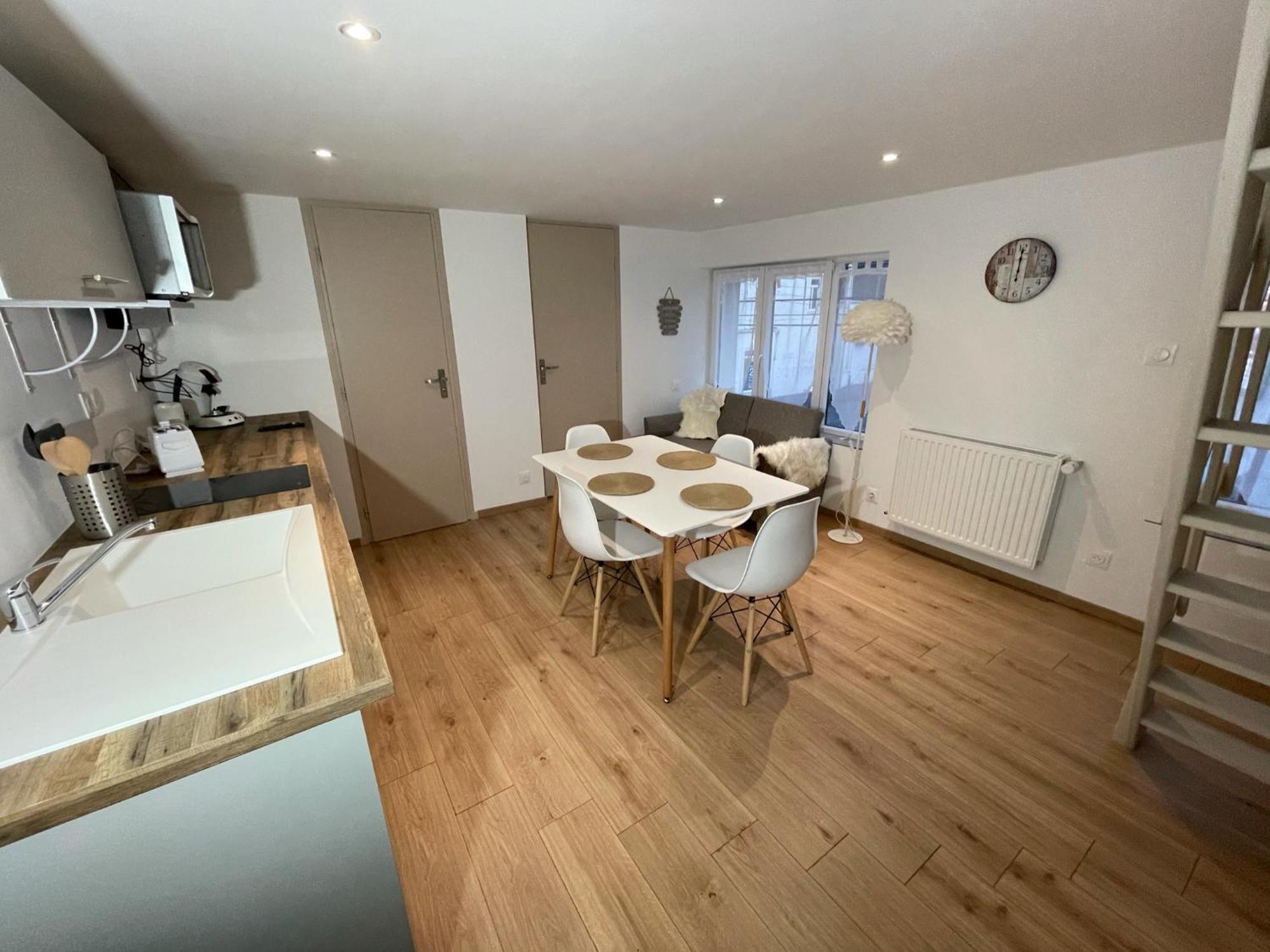 Logements Equipes A Onnaing Avec Espace Balneo En Option Proche Toyota, Autoroute Et Valenciennes ภายนอก รูปภาพ