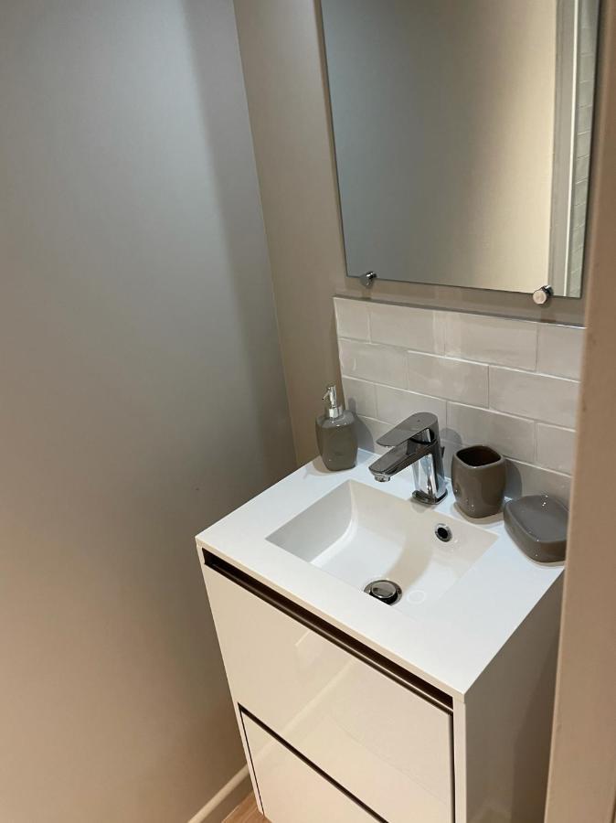 Logements Equipes A Onnaing Avec Espace Balneo En Option Proche Toyota, Autoroute Et Valenciennes ภายนอก รูปภาพ